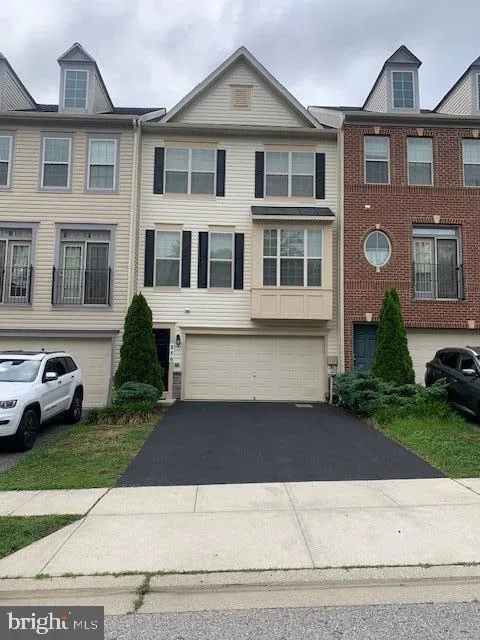 856 NANCY LYNN LANE