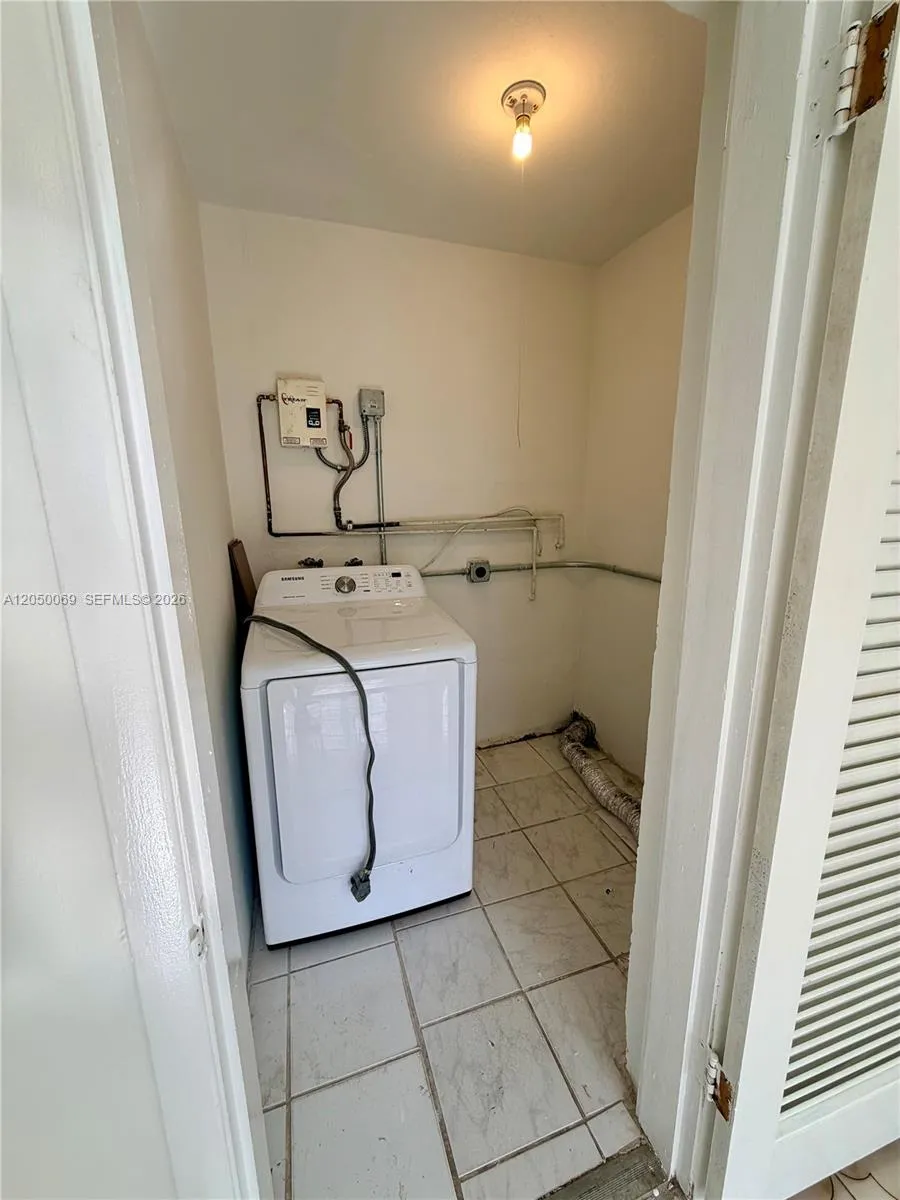 341 Aladdin St Opa-Locka, FL 33054