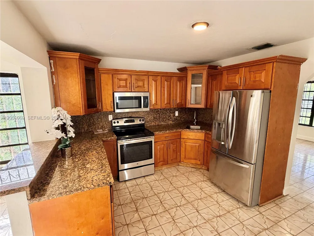 341 Aladdin St Opa-Locka, FL 33054