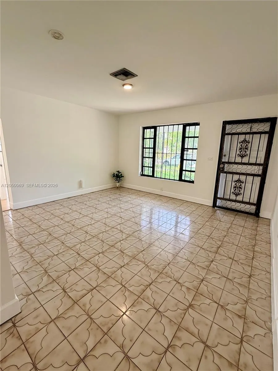 341 Aladdin St Opa-Locka, FL 33054