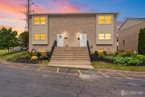 1005 Robin Road