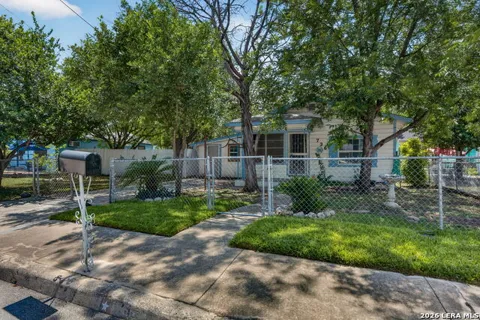 736 S San Eduardo Ave