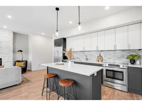 2640 Central Court #203