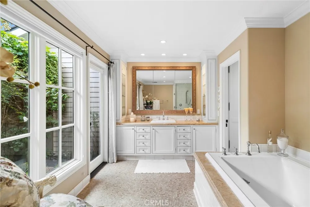 1921 Yacht Colinia Newport Beach, CA 92660