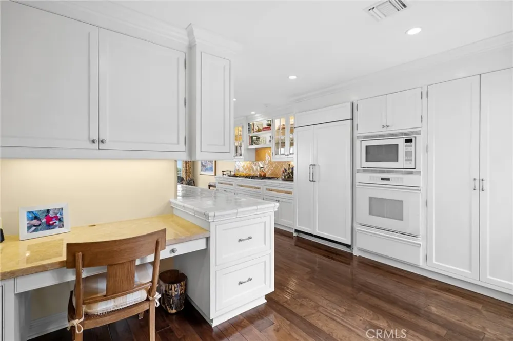 1921 Yacht Colinia Newport Beach, CA 92660