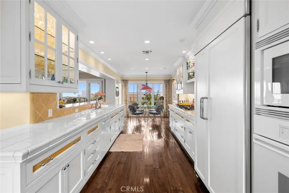 1921 Yacht Colinia Newport Beach, CA 92660