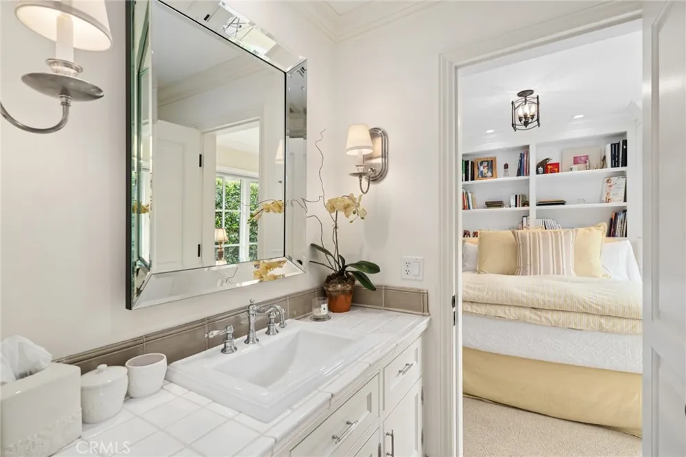 1921 Yacht Colinia Newport Beach, CA 92660