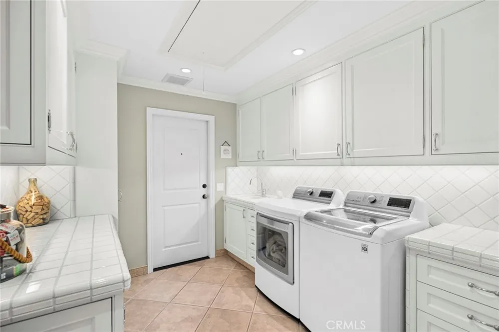 1921 Yacht Colinia Newport Beach, CA 92660