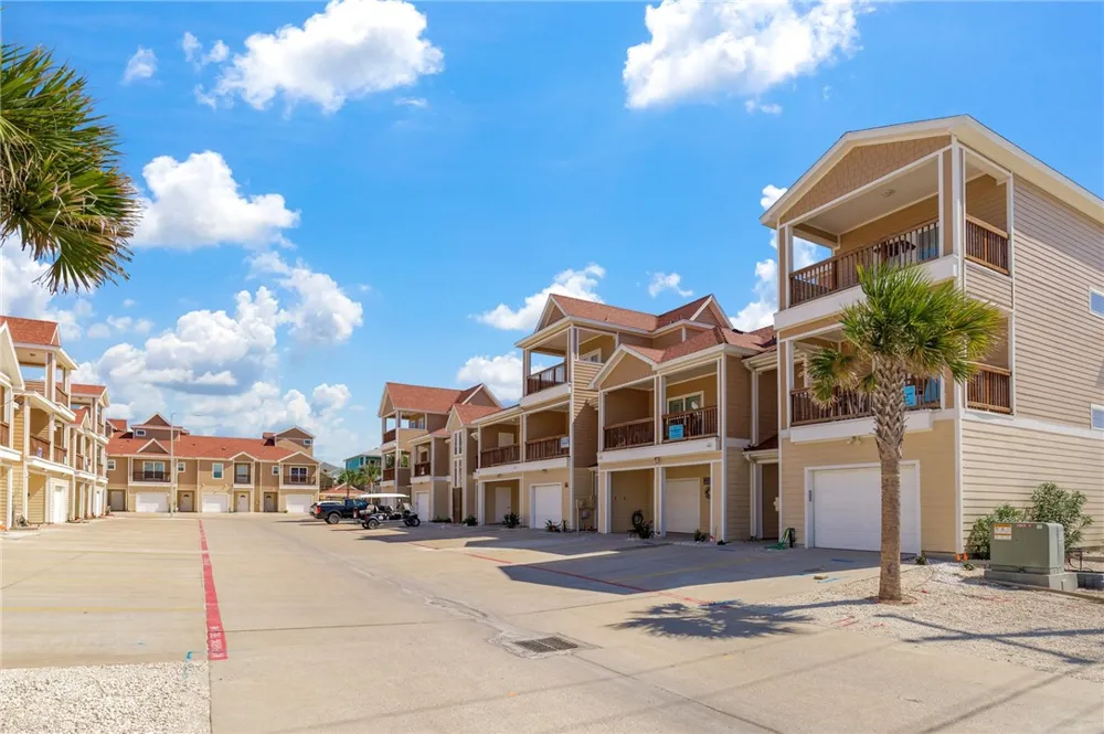 1813 S 11th Street #502 Port Aransas, TX 78373