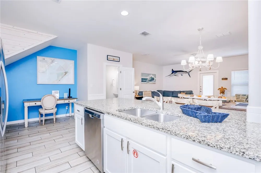 1813 S 11th Street #502 Port Aransas, TX 78373