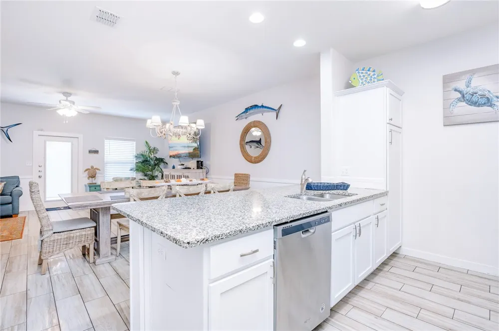 1813 S 11th Street #502 Port Aransas, TX 78373