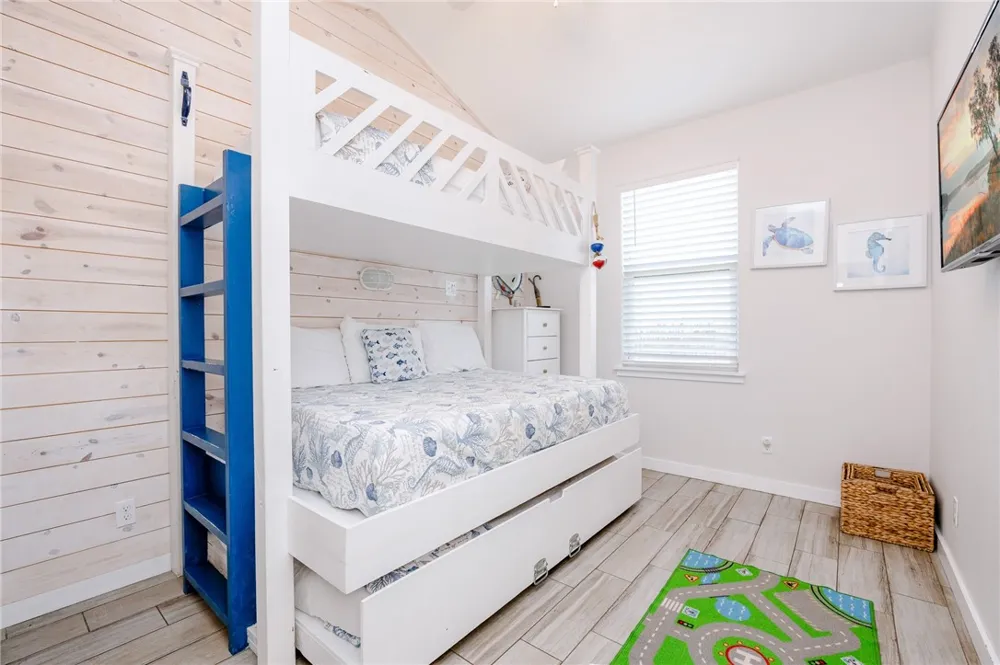 1813 S 11th Street #502 Port Aransas, TX 78373