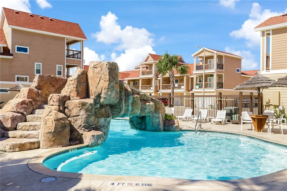 1813 S 11th Street #502 Port Aransas, TX 78373