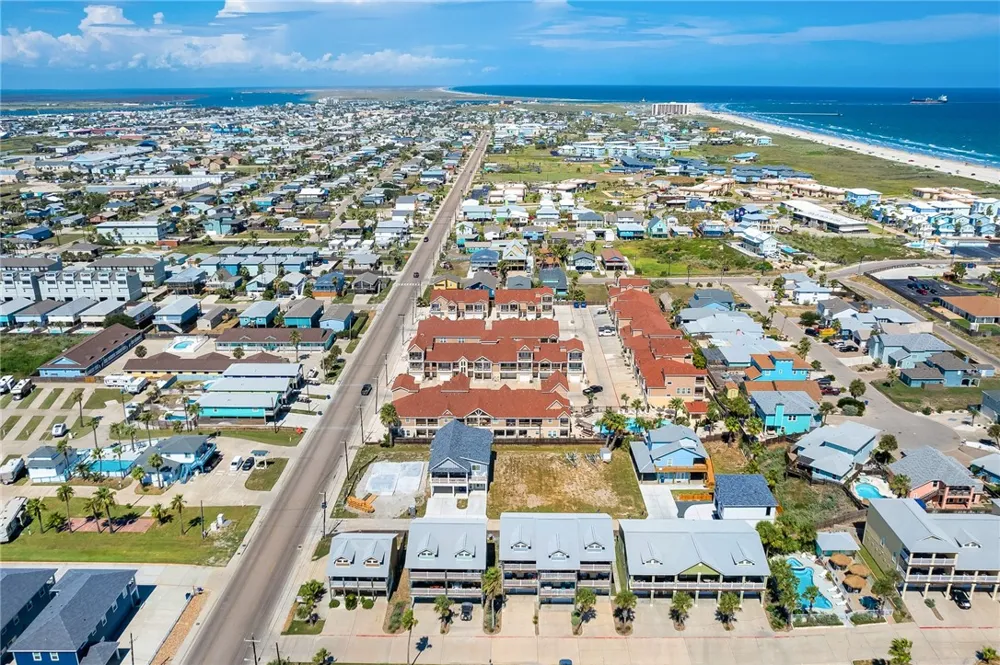 1813 S 11th Street #502 Port Aransas, TX 78373
