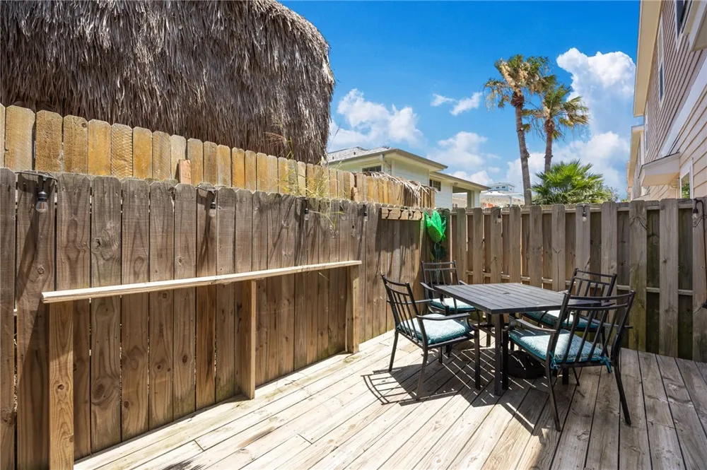 1813 S 11th Street #502 Port Aransas, TX 78373