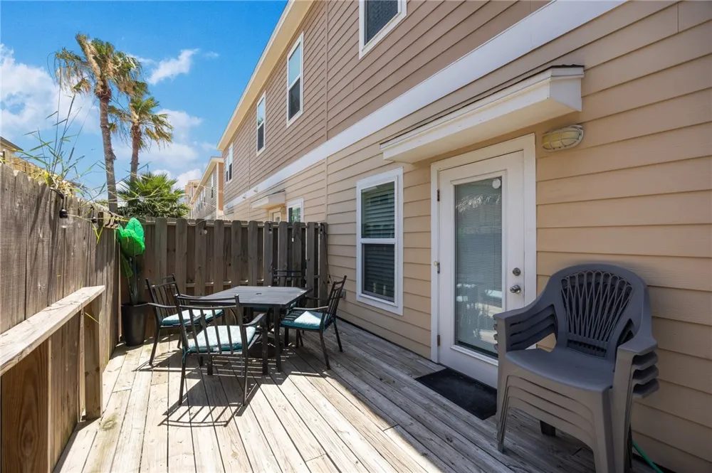1813 S 11th Street #502 Port Aransas, TX 78373