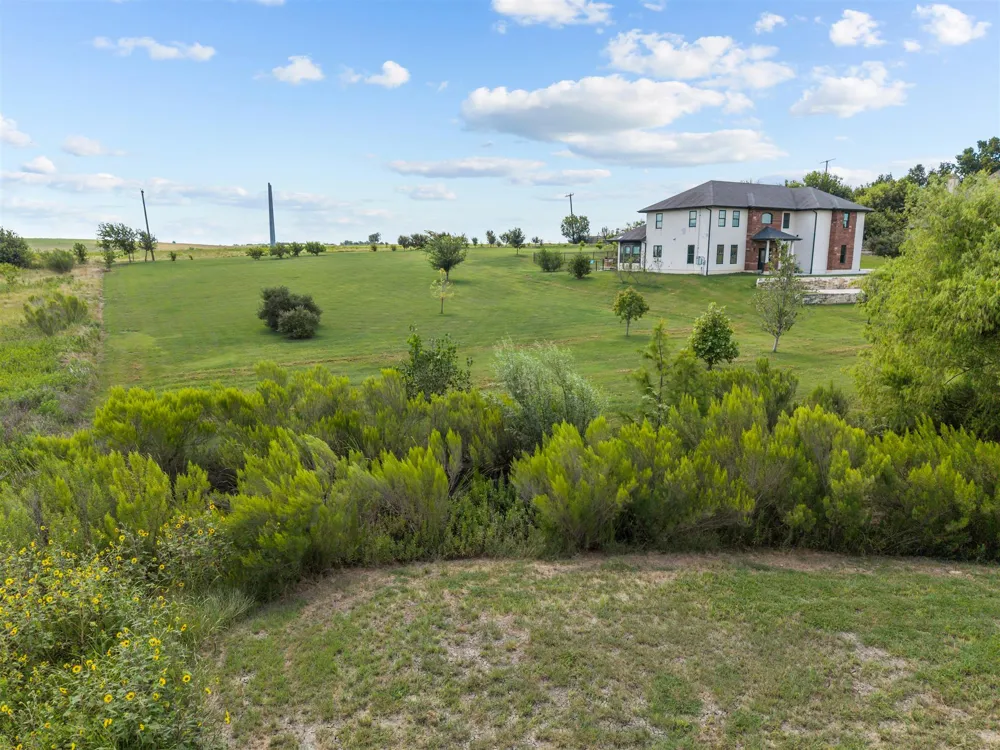 120 Apache Pass Hutto, TX 78634
