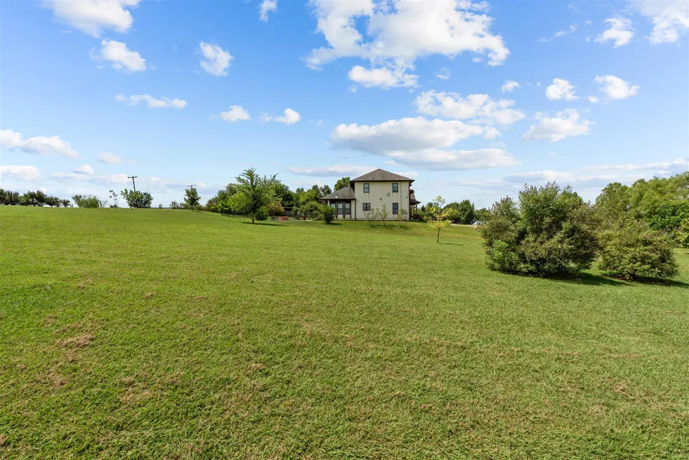 120 Apache Pass Hutto, TX 78634