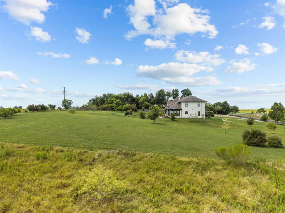 120 Apache Pass Hutto, TX 78634
