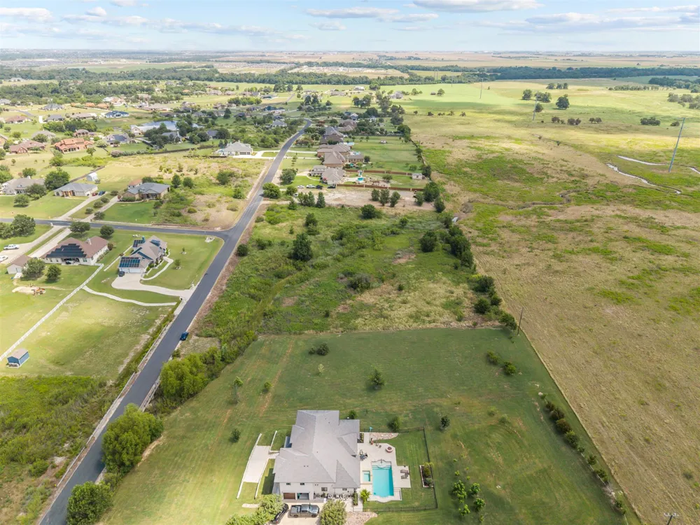 120 Apache Pass Hutto, TX 78634