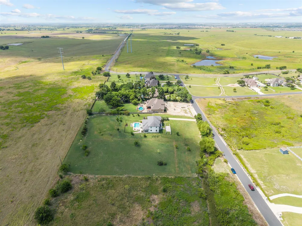 120 Apache Pass Hutto, TX 78634
