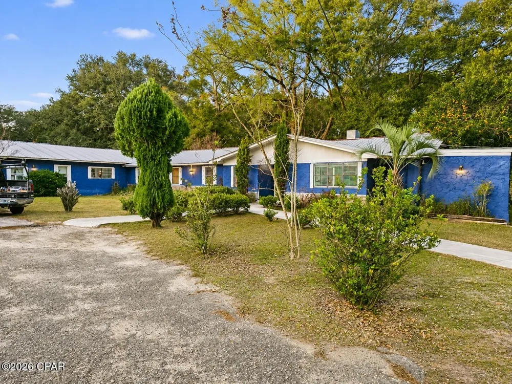 2233 Pate Pond Road Caryville, FL 32427