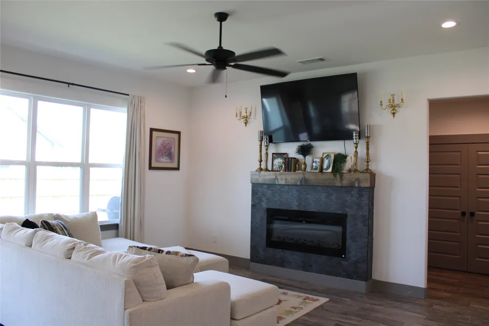 9221 Parkview Tolar, TX 76476