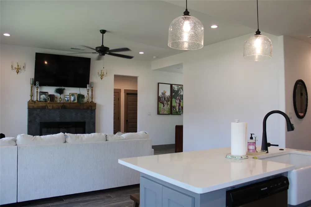 9221 Parkview Tolar, TX 76476