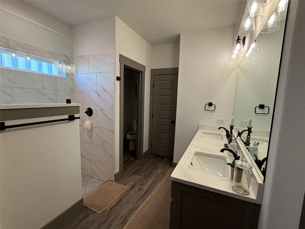9221 Parkview Tolar, TX 76476