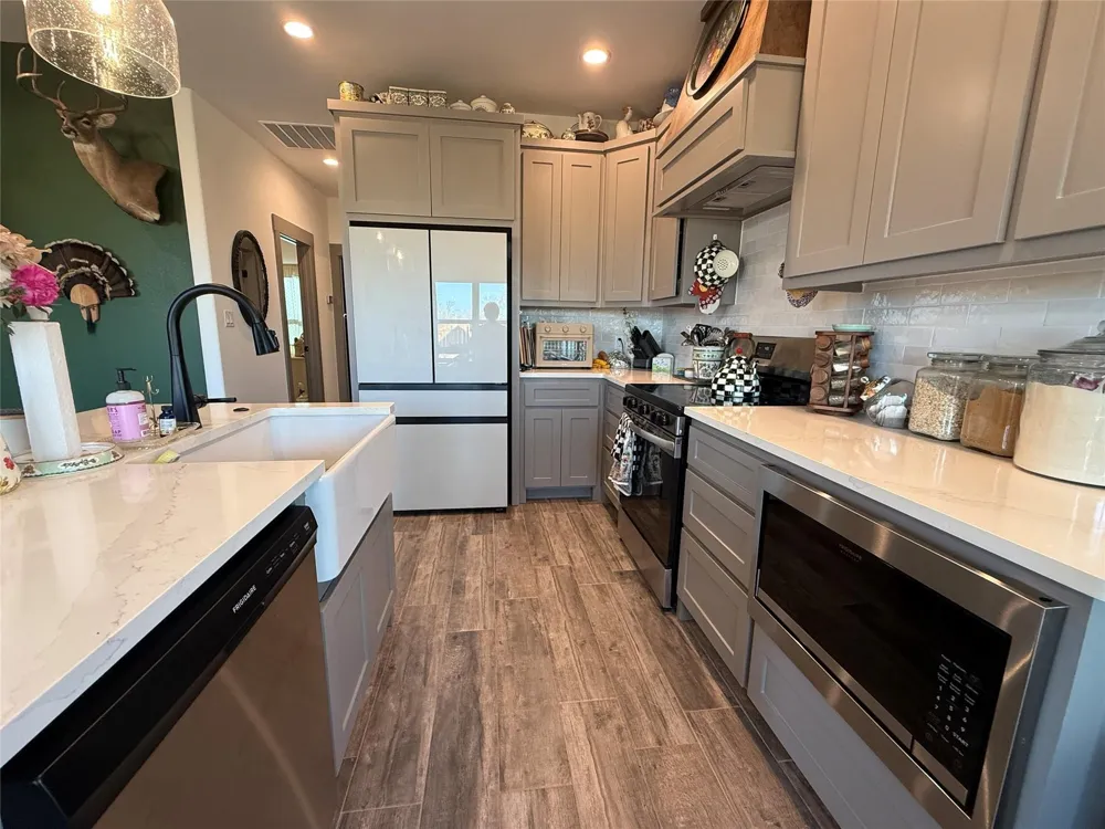 9221 Parkview Tolar, TX 76476