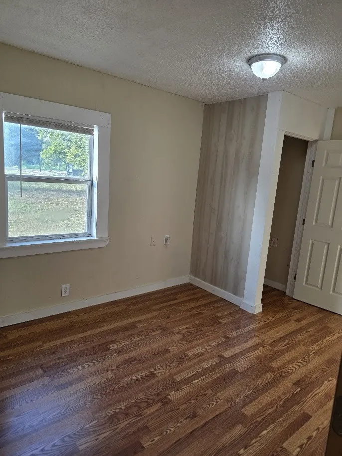 916 West Avenue B Rosebud, TX 76570