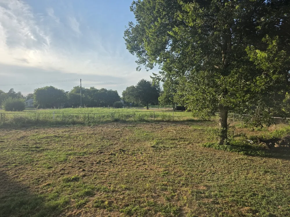 916 West Avenue B Rosebud, TX 76570