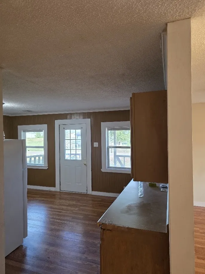 916 West Avenue B Rosebud, TX 76570