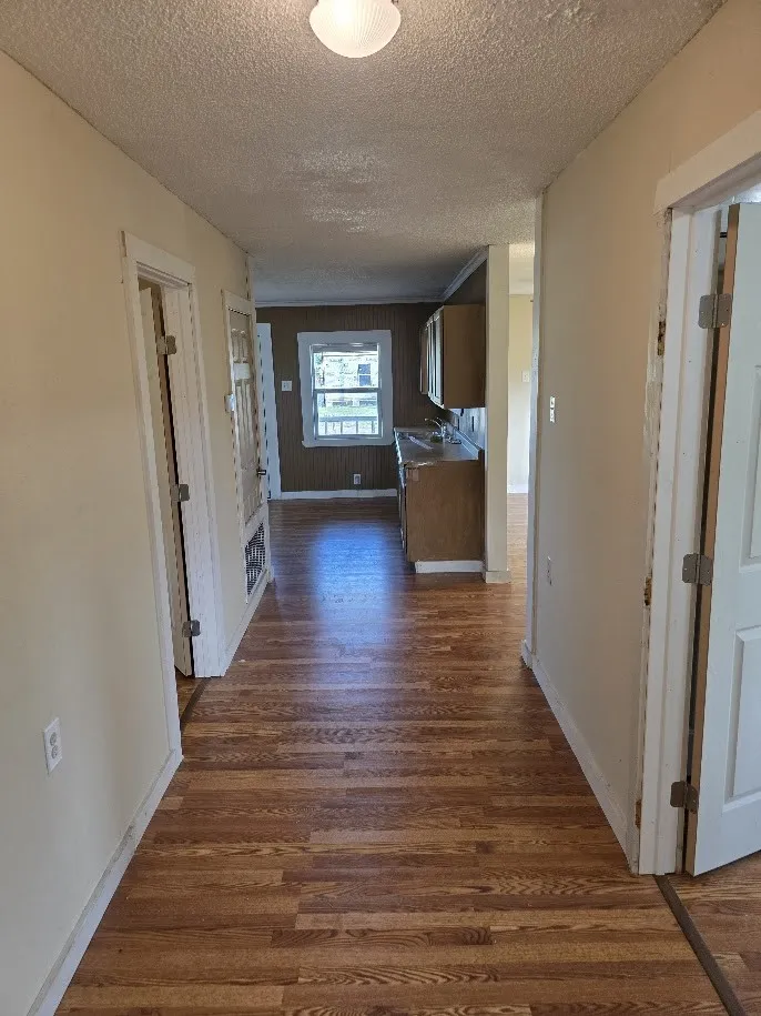 916 West Avenue B Rosebud, TX 76570