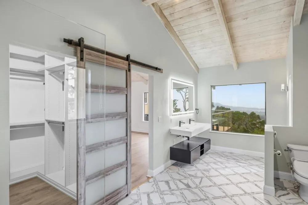 25000 Pine Hills Drive Carmel, CA 93923
