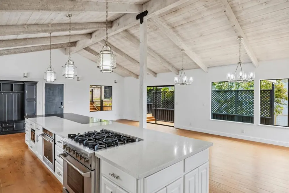 25000 Pine Hills Drive Carmel, CA 93923