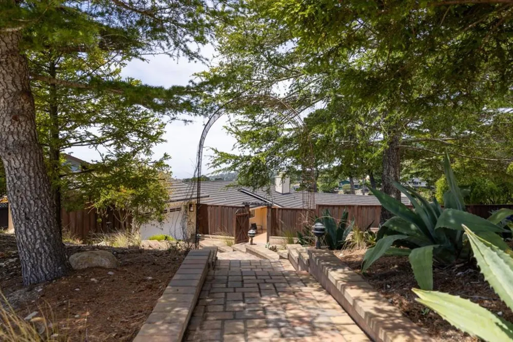 25000 Pine Hills Drive Carmel, CA 93923