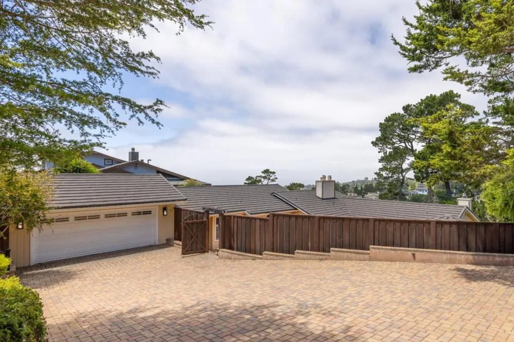 25000 Pine Hills Drive Carmel, CA 93923