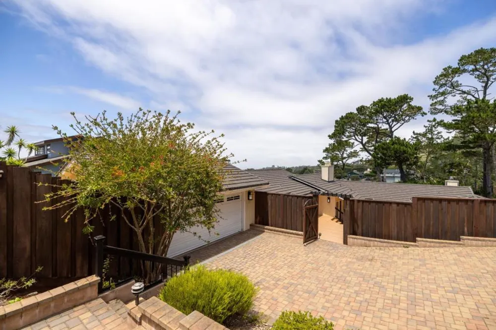 25000 Pine Hills Drive Carmel, CA 93923