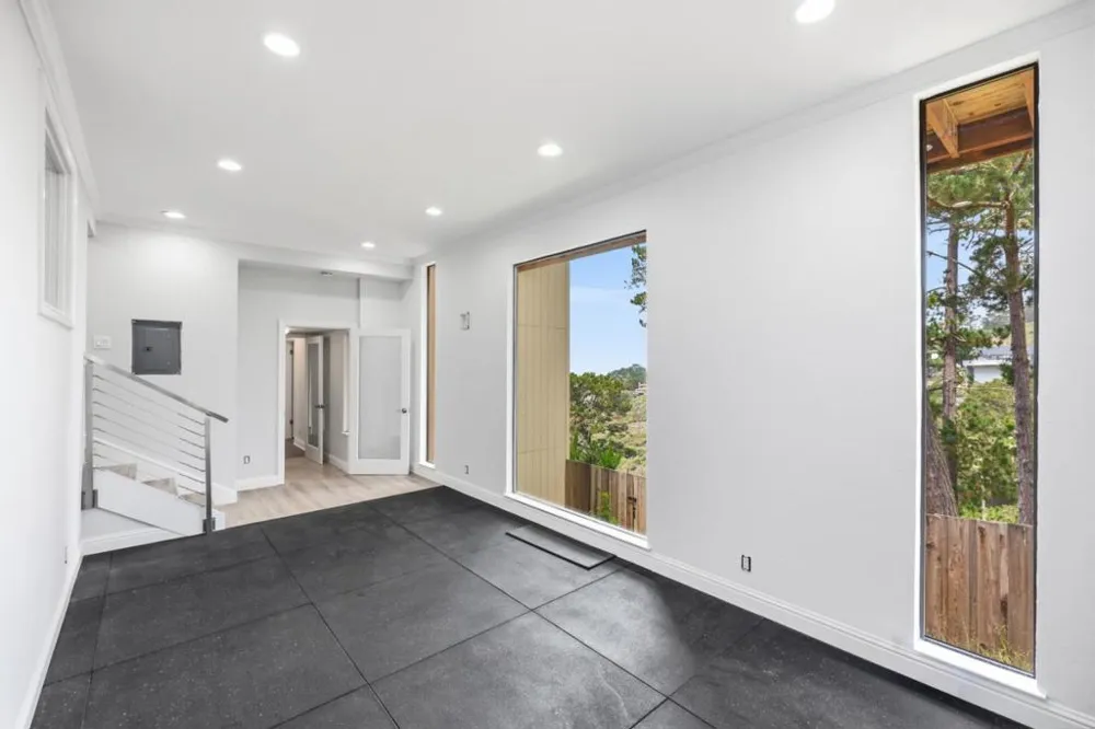 25000 Pine Hills Drive Carmel, CA 93923