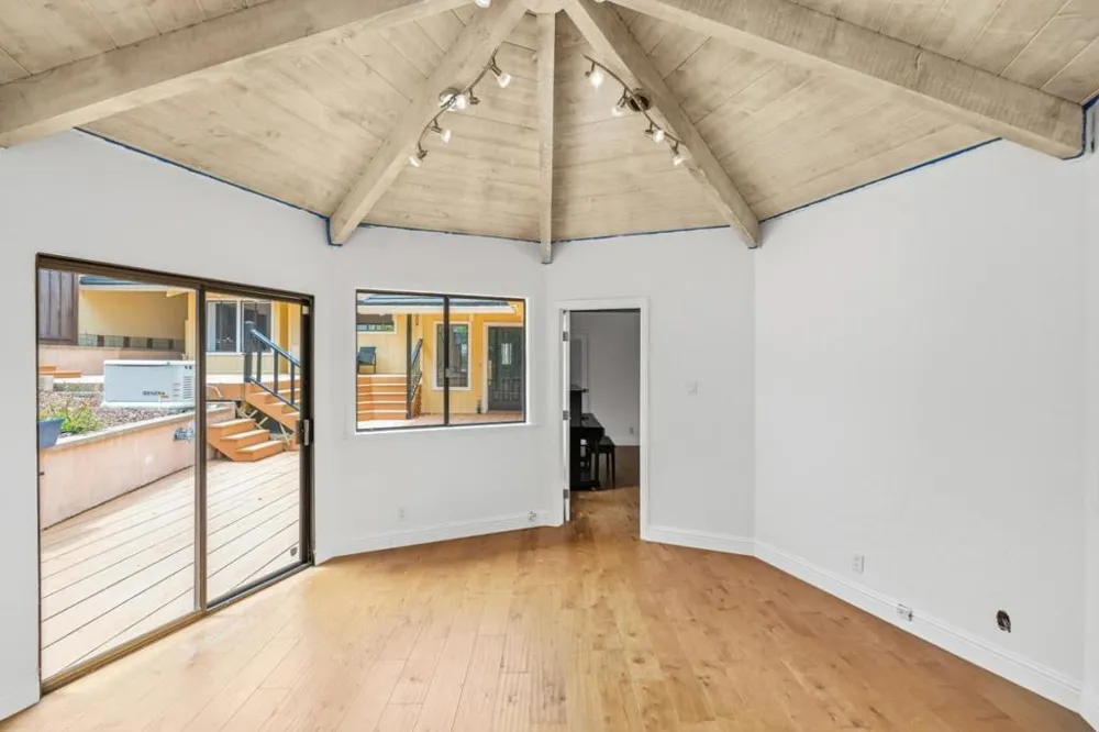 25000 Pine Hills Drive Carmel, CA 93923