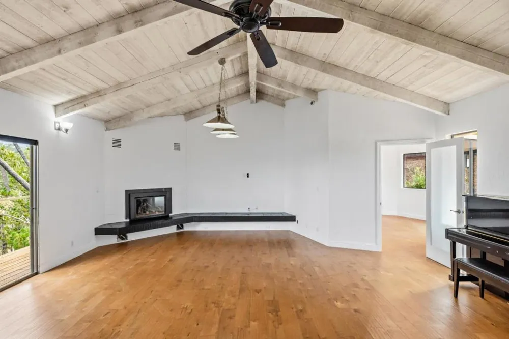 25000 Pine Hills Drive Carmel, CA 93923