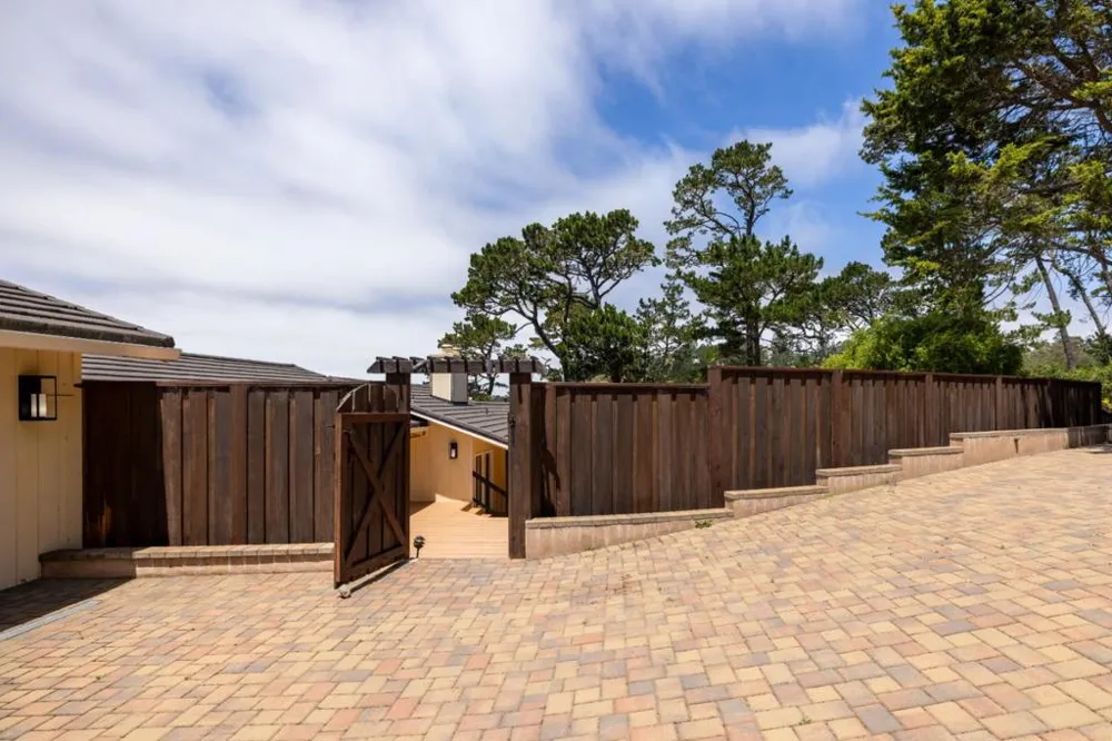 25000 Pine Hills Drive Carmel, CA 93923