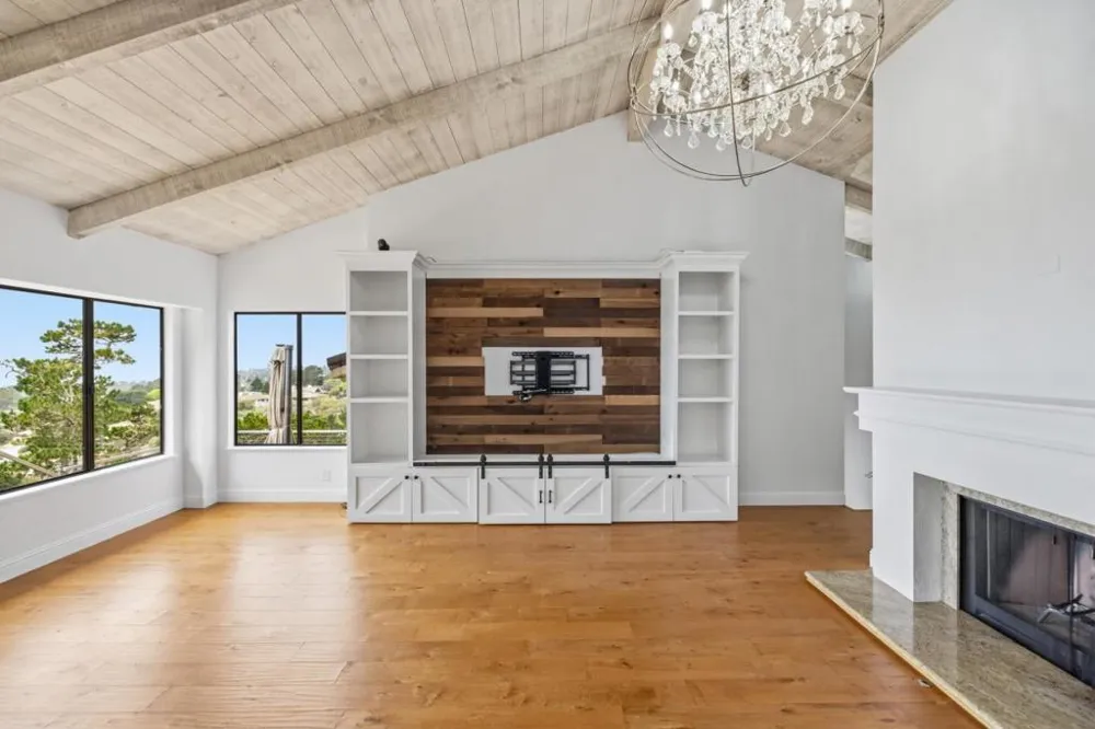 25000 Pine Hills Drive Carmel, CA 93923