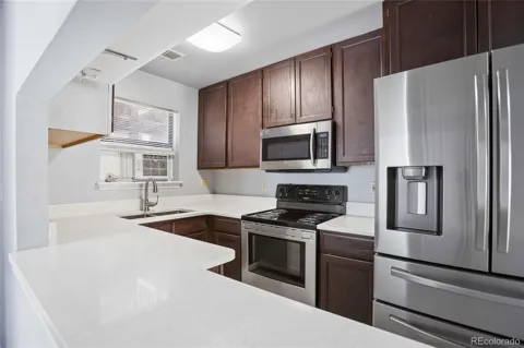 225 E 8th Avenue #F6