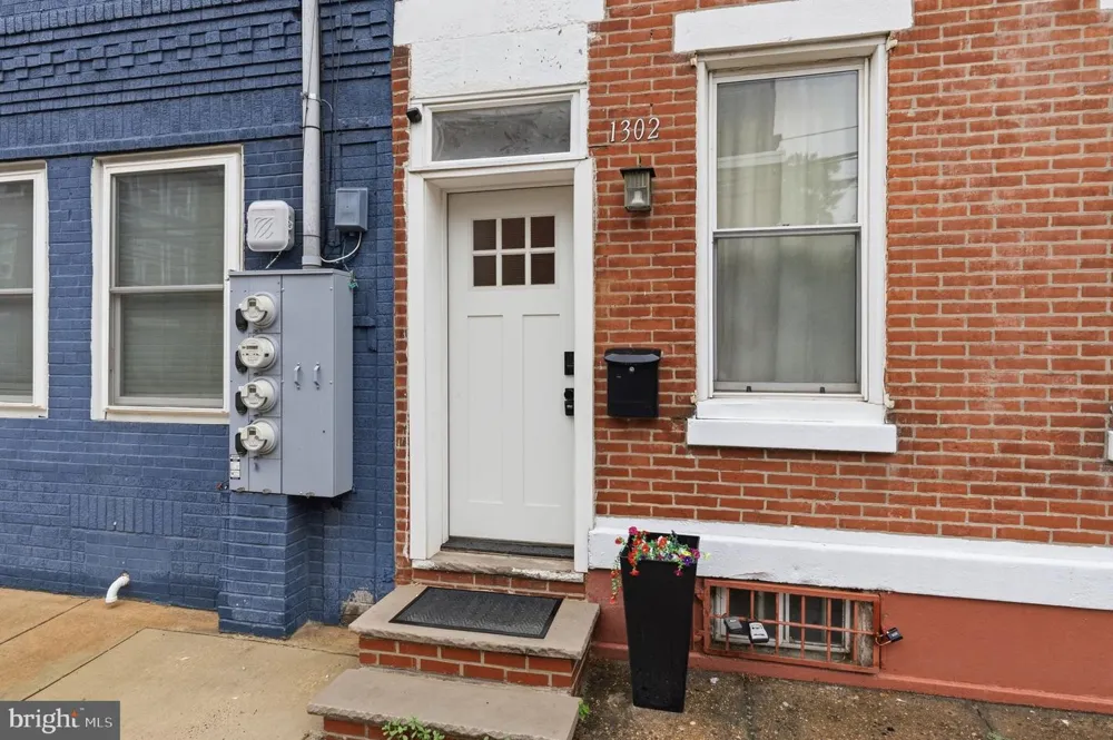 1302 LAWRENCE STREET Philadelphia, PA 19122