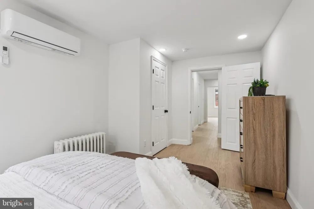 1302 LAWRENCE STREET Philadelphia, PA 19122