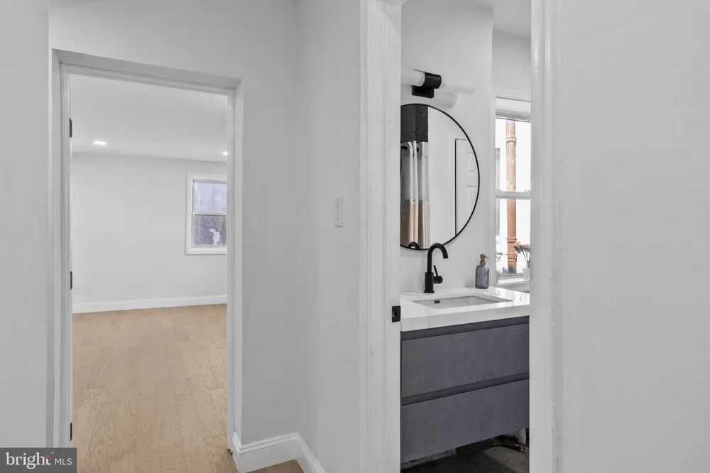 1302 LAWRENCE STREET Philadelphia, PA 19122