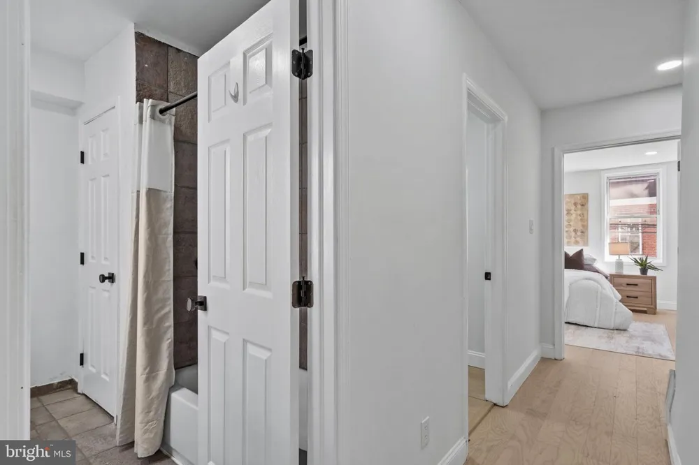 1302 LAWRENCE STREET Philadelphia, PA 19122