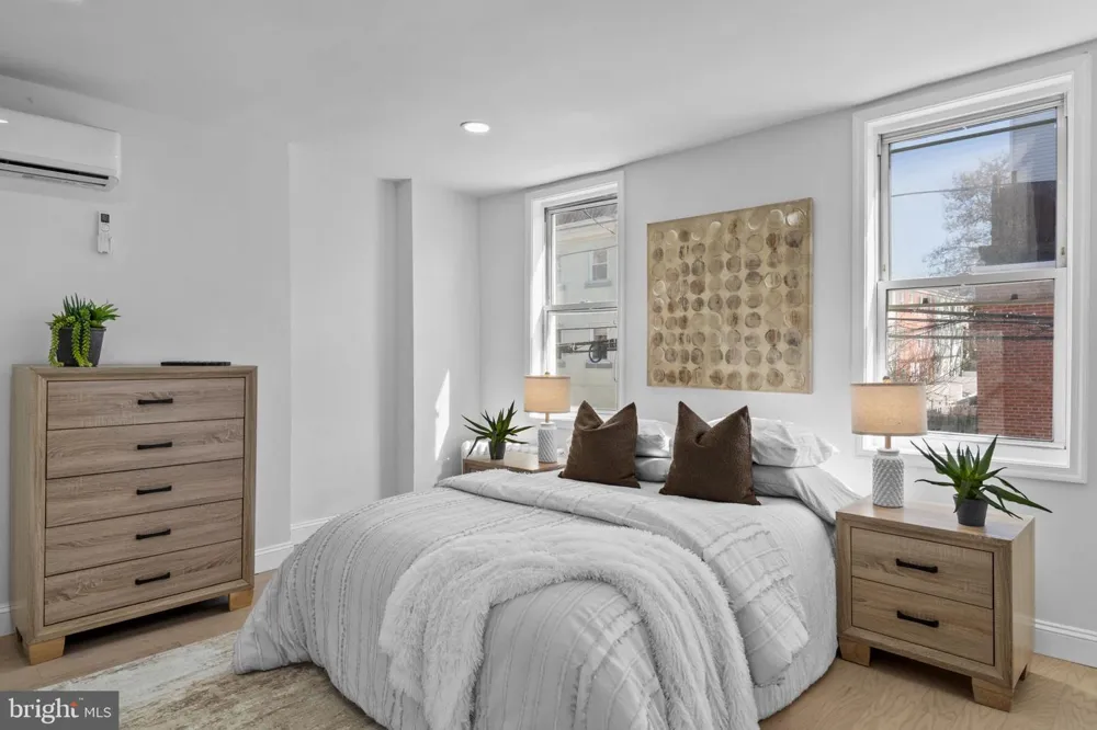 1302 LAWRENCE STREET Philadelphia, PA 19122